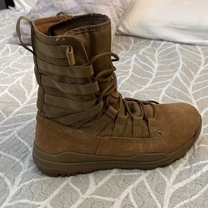 Nike military boots 7.5 mens